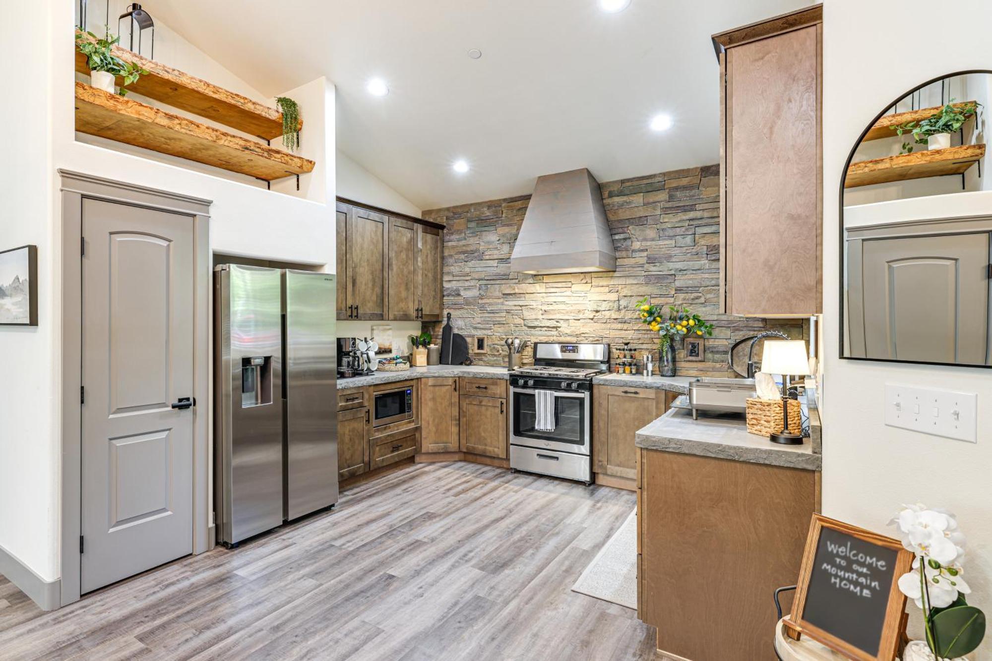 Picturesque Escape With Patio And Game Room! * Sonora