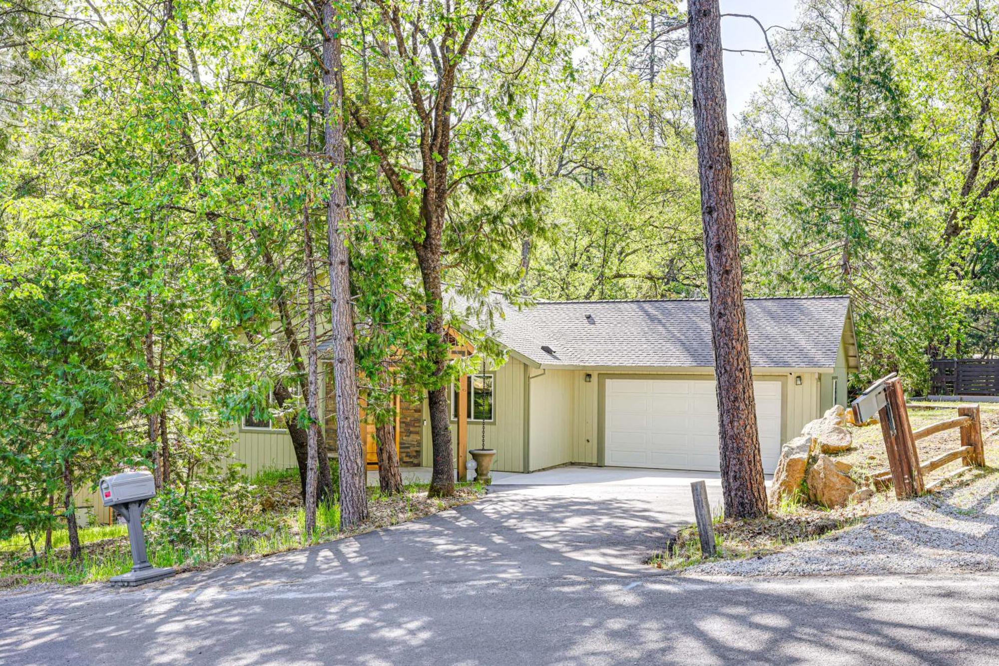 Picturesque Escape With Patio And Game Room! *
